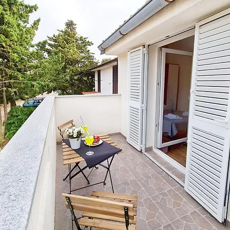 House Dora Apartmán *