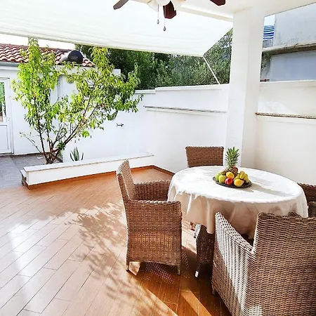 House Dora Apartment
