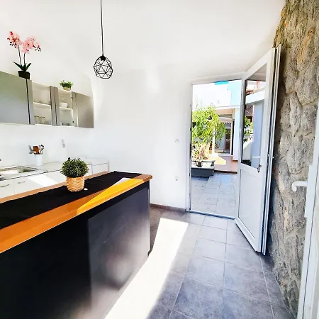 House Dora Apartment