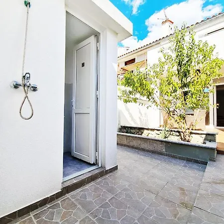 House Dora Apartment Punat